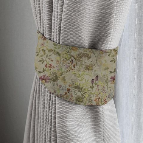 Aylesbury Autumn Tieback