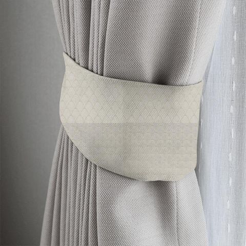 Galerie Pearl Tieback