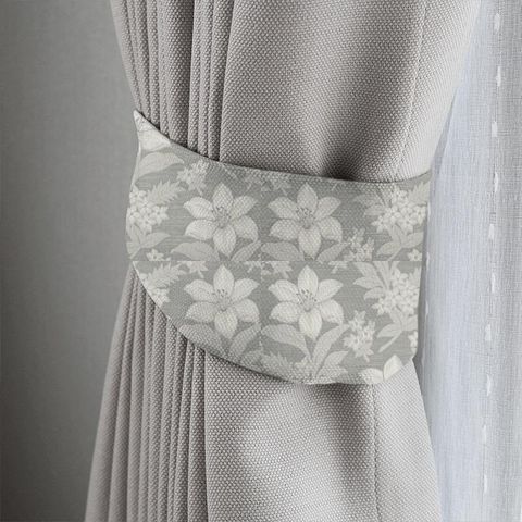 Willoughby Ash Tieback