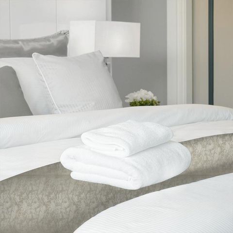 Adelina Oyster Bed Runner