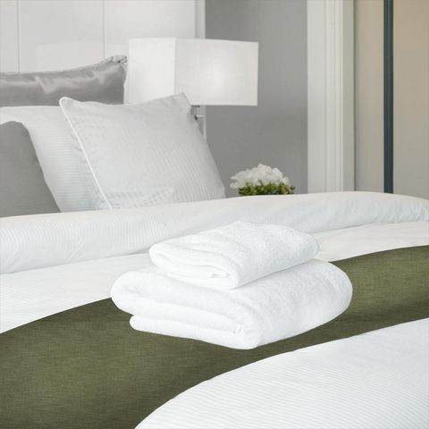 Madelyn Artichoke Bed Runner
