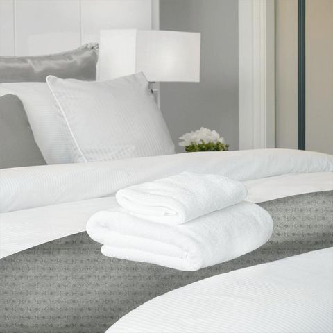 Radiance Otter Bed Runner