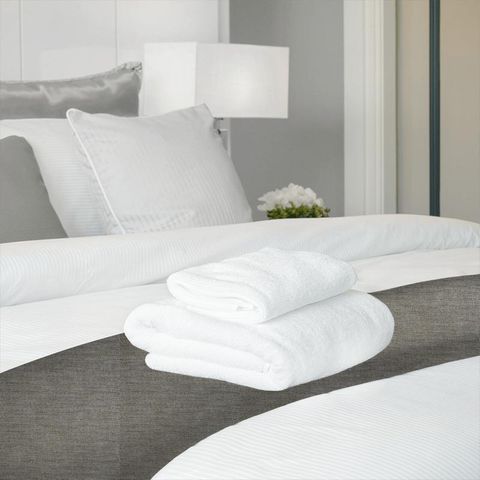 Calm Mono Haze Bed Runner