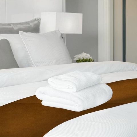 Fiora Fox Bed Runner