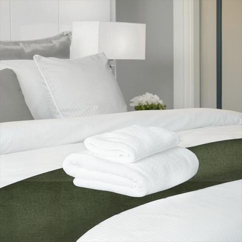 Fiora Olive Bed Runner