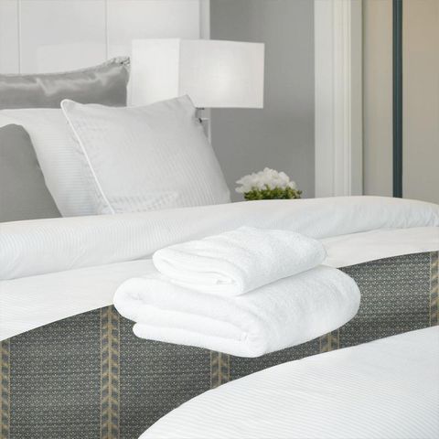 Morris Bellflowers Indigo/Sage Bed Runner