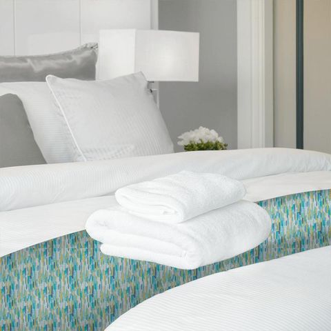 Trattino Turquoise / Ocean / Marine Bed Runner