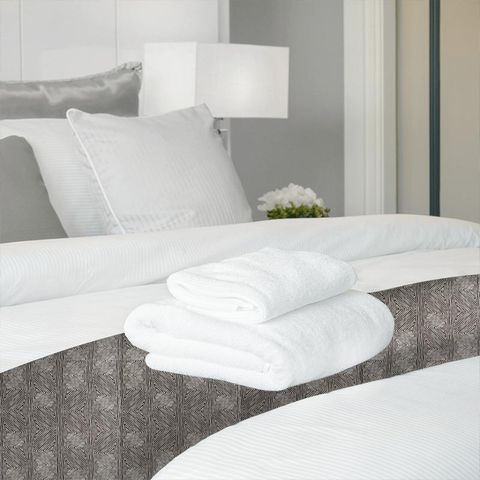 Zamarra Zebra Bed Runner