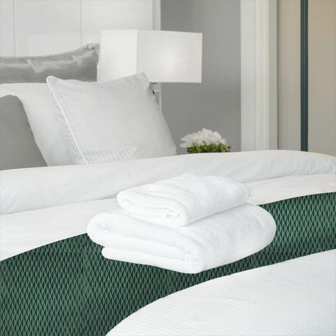 Irradiant Emerald Bed Runner