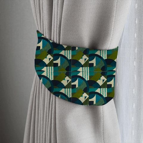 Abstract 1928 Serpentine Tieback