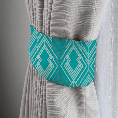 Geometrica Serpentine Tieback