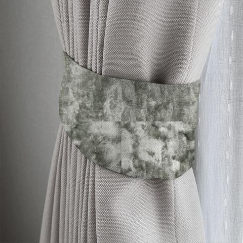 Crush Silver Tieback