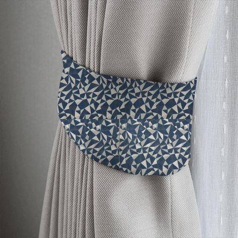 Dimensions Ink Tieback