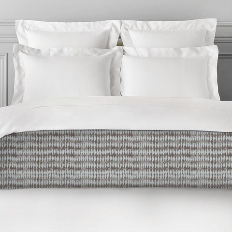 Amara Orchid Bed Runner