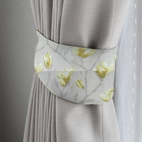 Chatsworth Daffodill Tieback