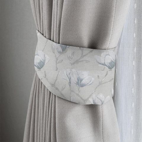 Chatsworth Dove Tieback
