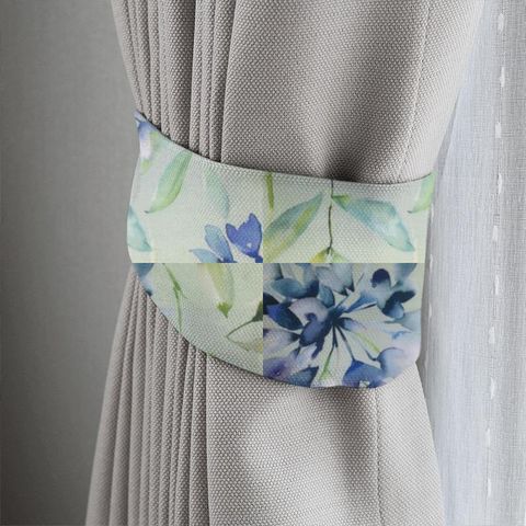 Clovelly Bluebell Tieback