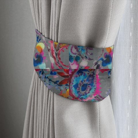 Shrabana Carnival Tieback