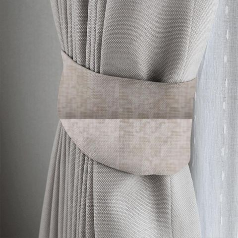 Imagination Pearl Tieback