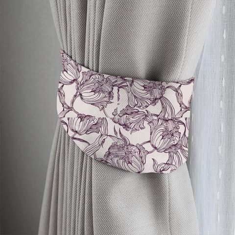 Cecily Lavender Tieback