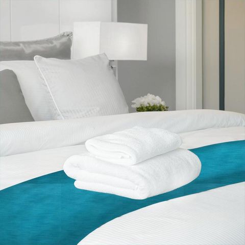 Halo Aqua Bed Runner