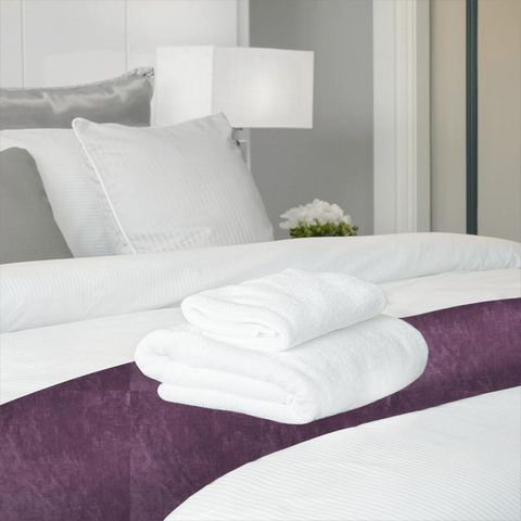 Allure Berry Bed Runner