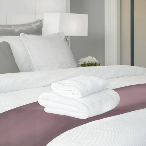 Spectrum Rose Bed Runner