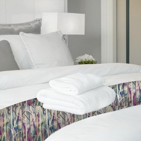 Woodbury Loganberry Bed Runner