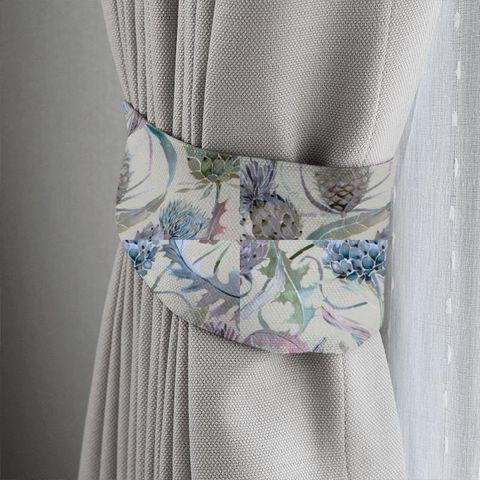 Meadwell Loganberry Parchment Tieback