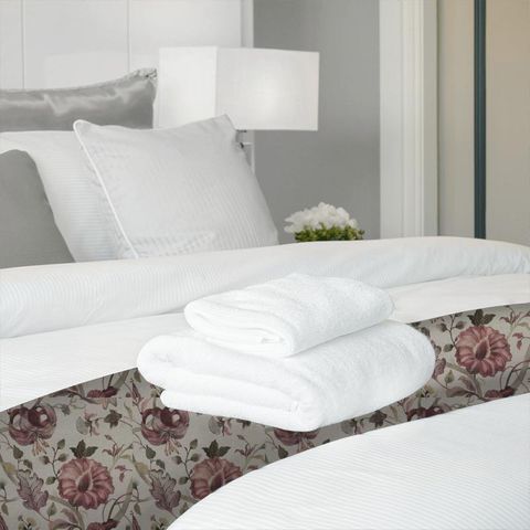 Delilah Winterberry/Linen Bed Runner