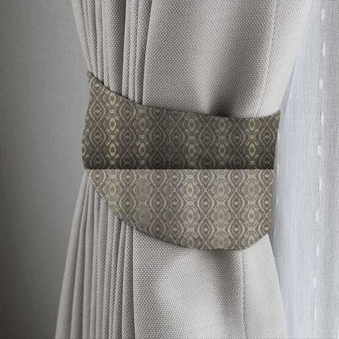 Adonis Graphite Tieback