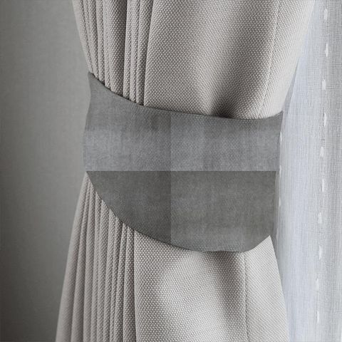 Glamour Dove Tieback