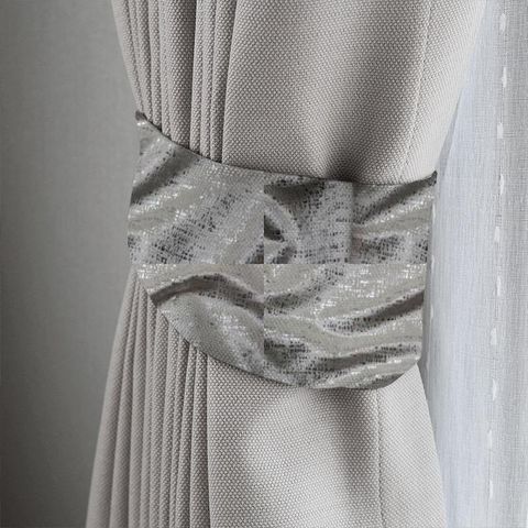 Zinc Ivory Tieback