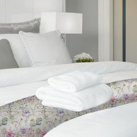 Edenmuir Raspberry Bed Runner