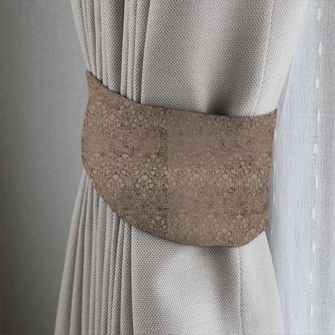 Tiverton Peat Tieback