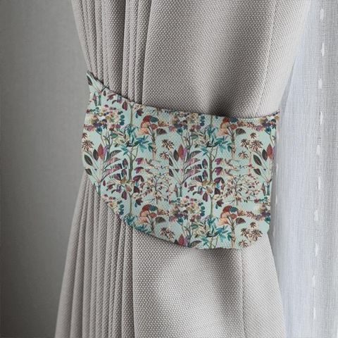 Lagoon Waterfall Tieback