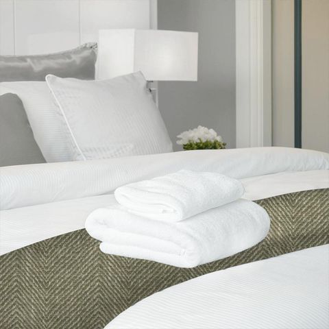 Fuego Feather Grey Bed Runner