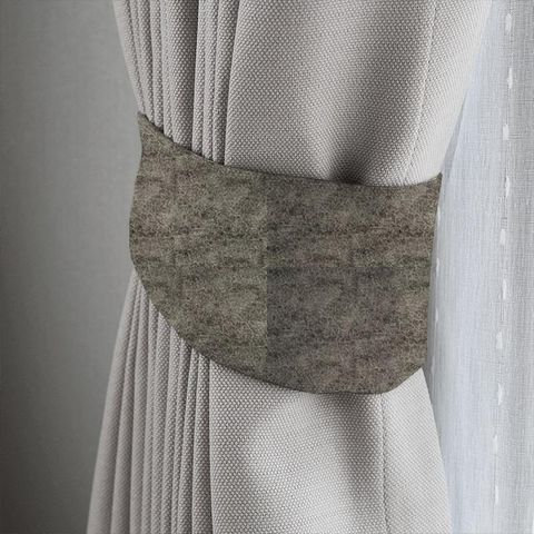 Quince Mercury Tieback